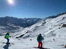 13ea69c0-263f-4c4e-b279-fa6cddc6265b